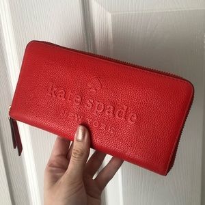 LEATHER KATE SPADE WALLET ♠️